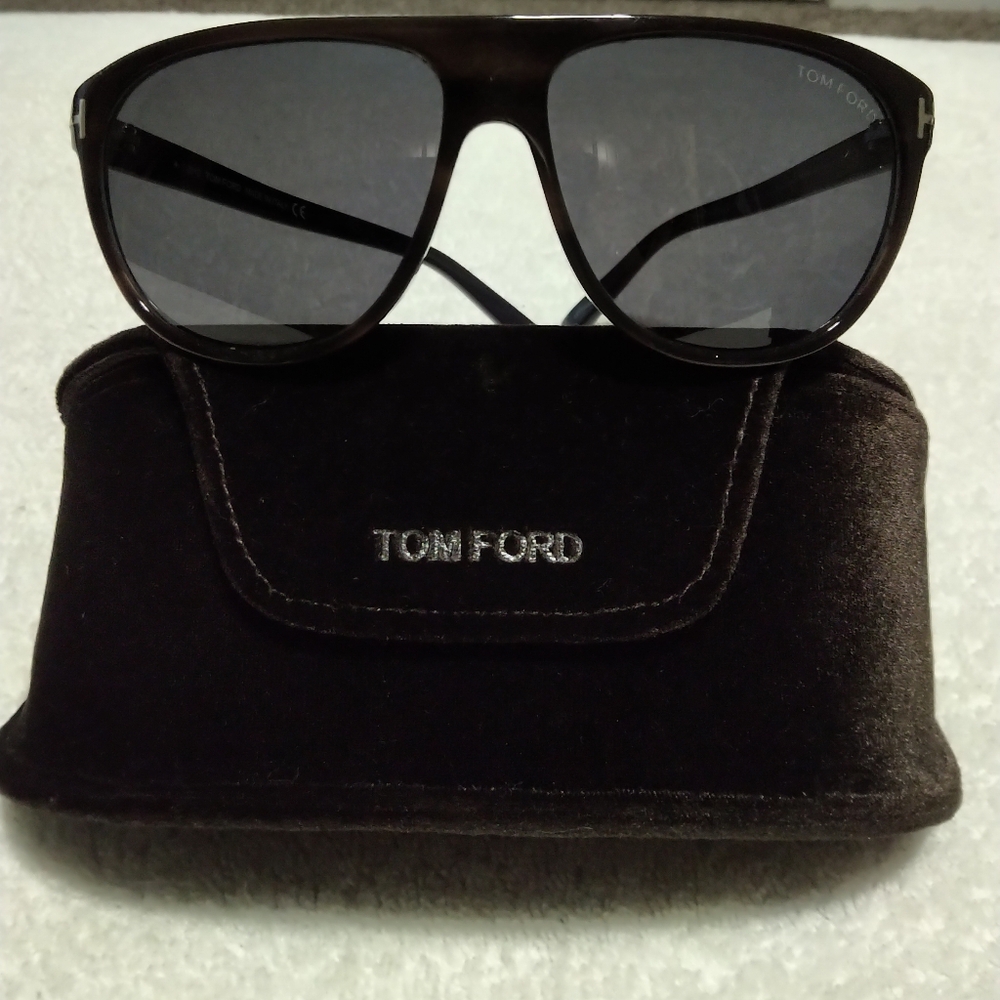 BRAND NEW Authentic Tom Ford Sunglasses - Picture 2 of 5
